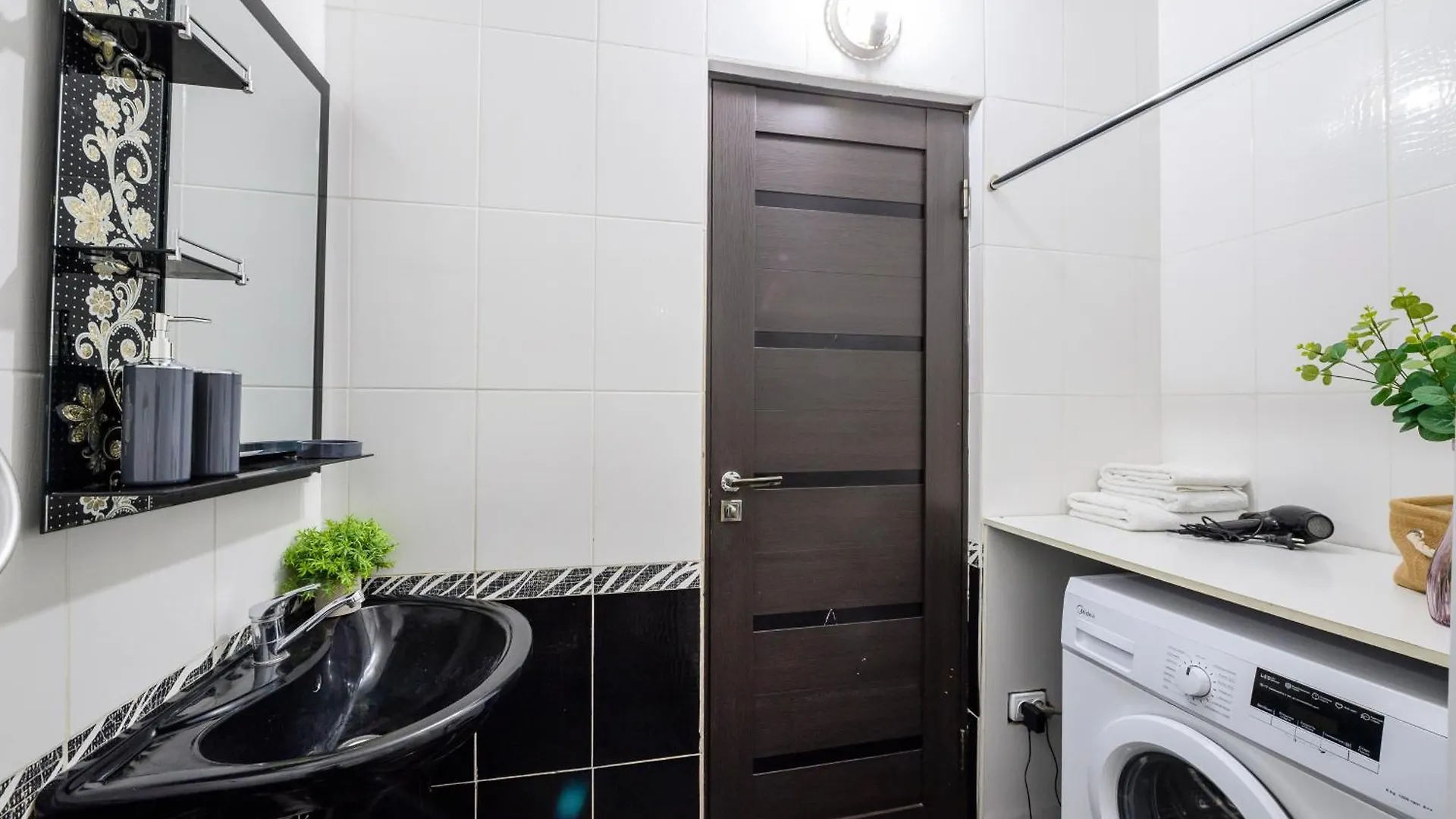 Уютная Квартира В Жк Адиет С Видом На Горы Almaty Apartment